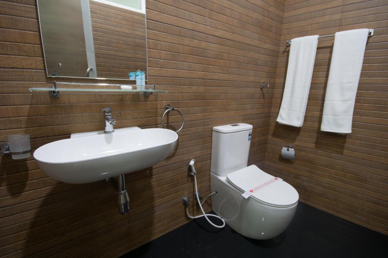 Avora Hotel Kandy Bagian luar foto
