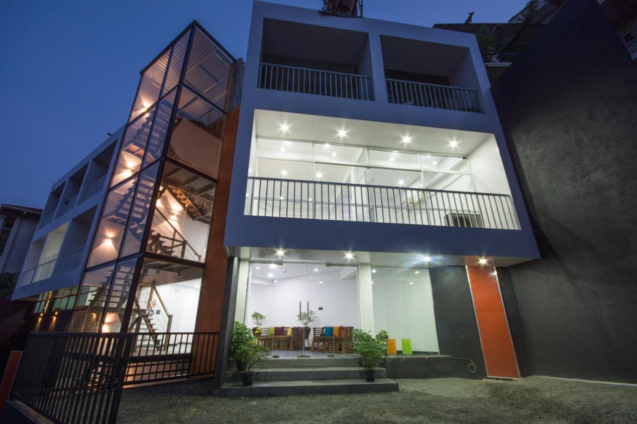 Avora Hotel Kandy Bagian luar foto