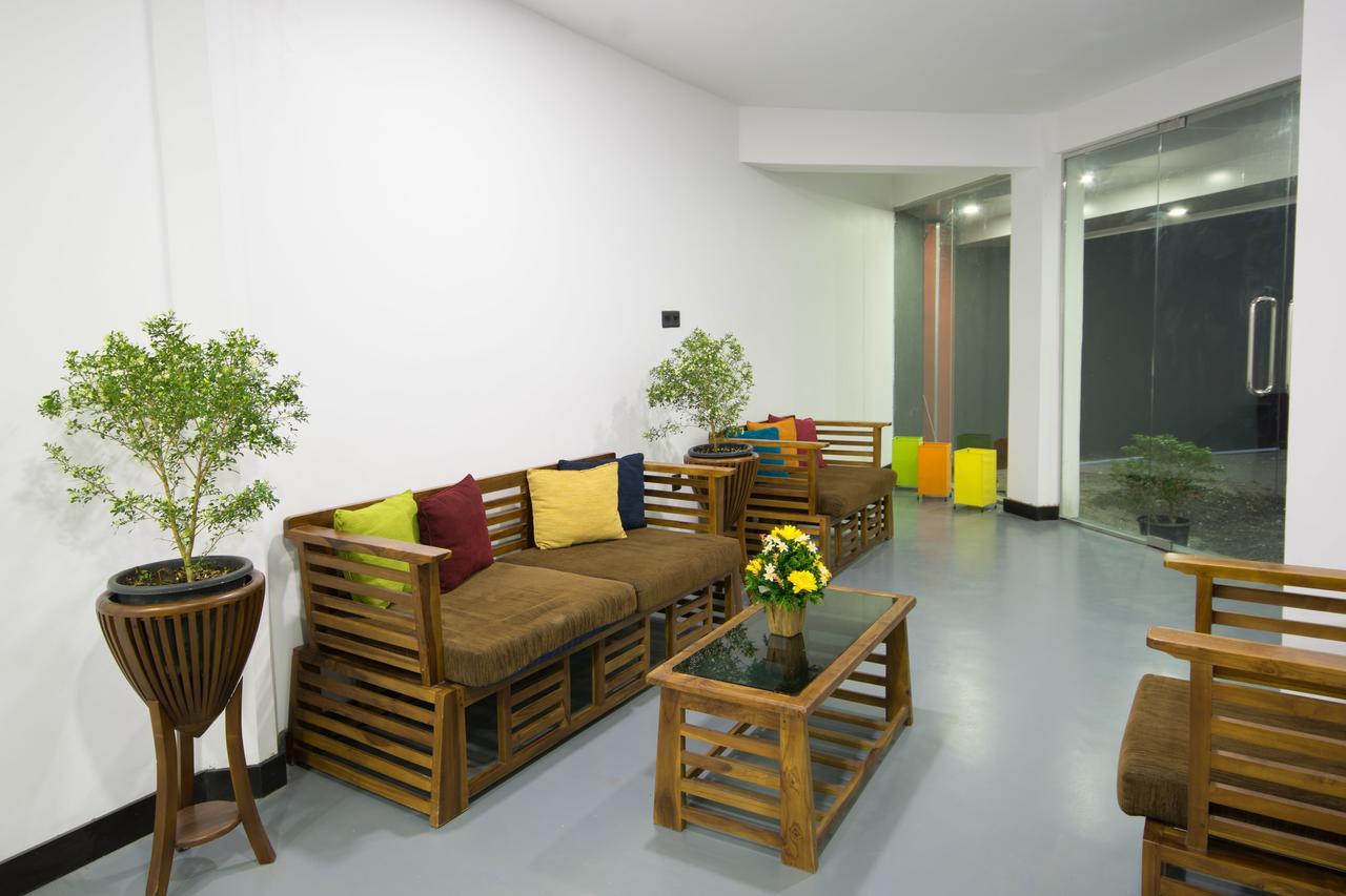 Avora Hotel Kandy Bagian luar foto