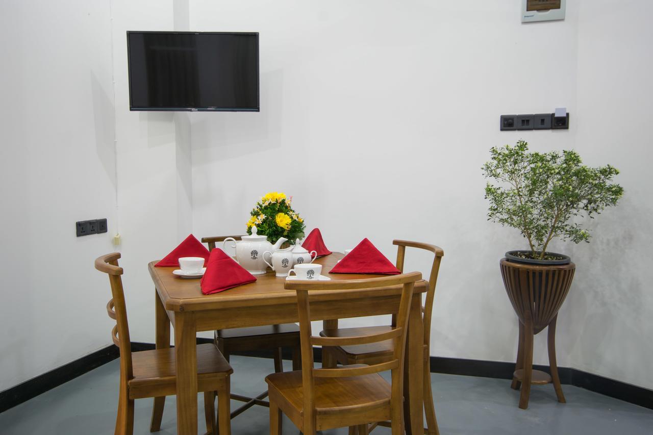 Avora Hotel Kandy Bagian luar foto