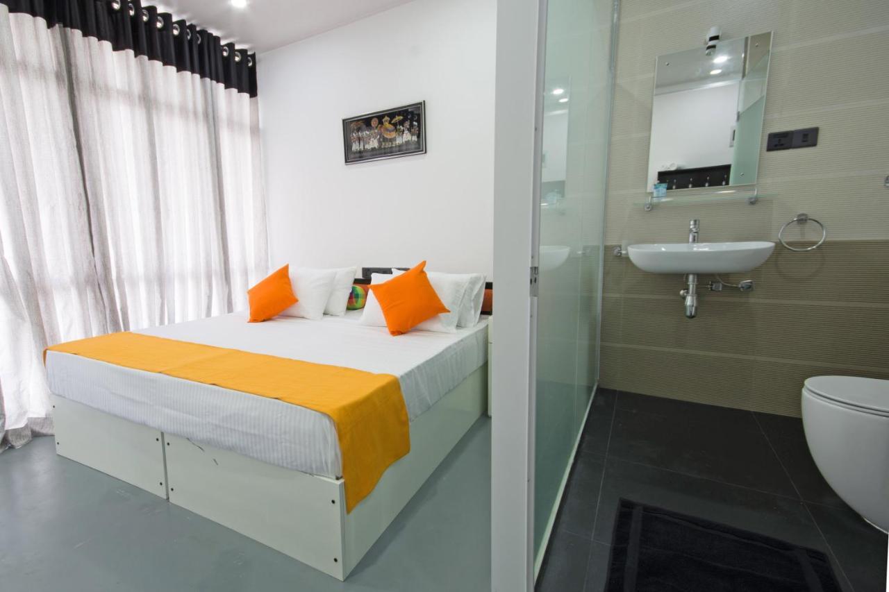 Avora Hotel Kandy Bagian luar foto