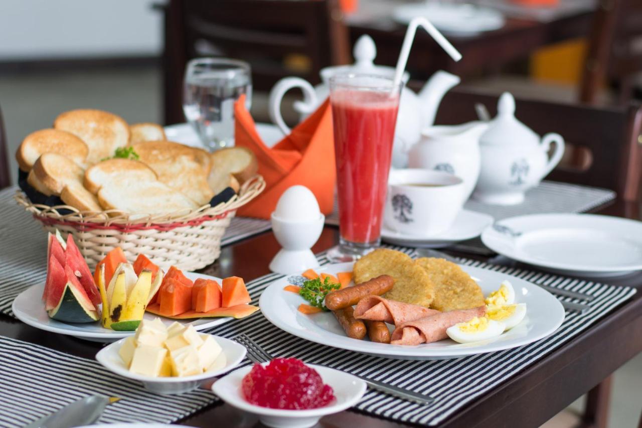 Avora Hotel Kandy Bagian luar foto