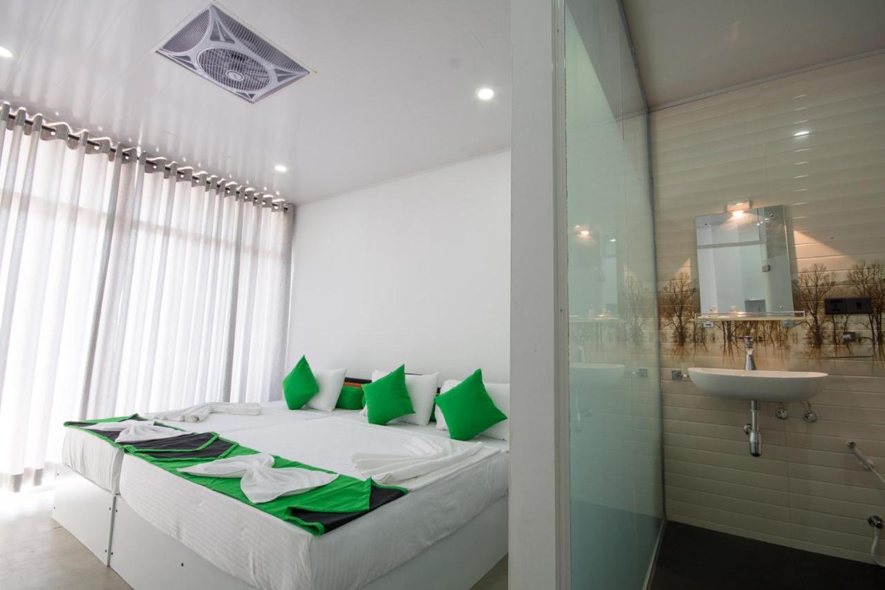 Avora Hotel Kandy Bagian luar foto