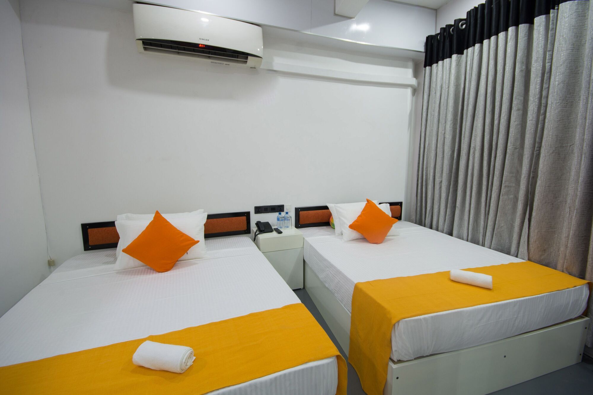 Avora Hotel Kandy Bagian luar foto